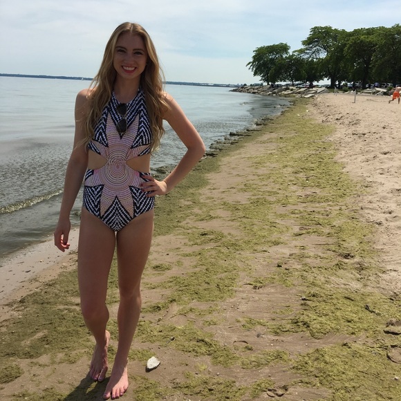 Boho One-Piece Cut-Out Pink 💕& Black 🖤 Striped Abstract Swimsuit - Picture 3 of 6